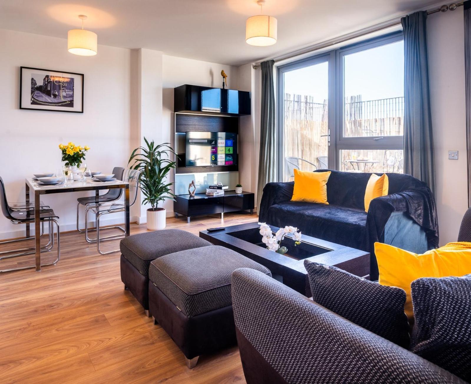 The Viewpoint - Modern Big 2 Bed Flat - Ideal For Longer & Business Travel Appartement Londen
